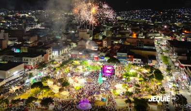 Com grande público, shows musicais e fogos de artifício, Prefeitura de Jequié realiza primeiro evento alusivo ao Réveillon em praça pública